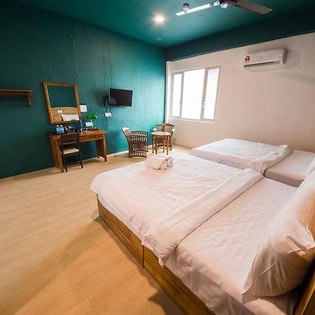 Room V Jalan Sultanah Near Bus Stop Бату-Пахат Экстерьер фото