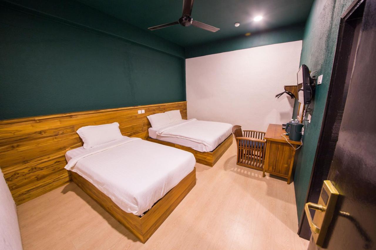 Room V Jalan Sultanah Near Bus Stop Бату-Пахат Экстерьер фото